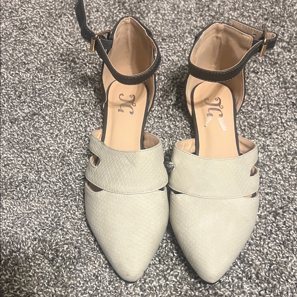 Chic Cream Women's Heels with Black Accents